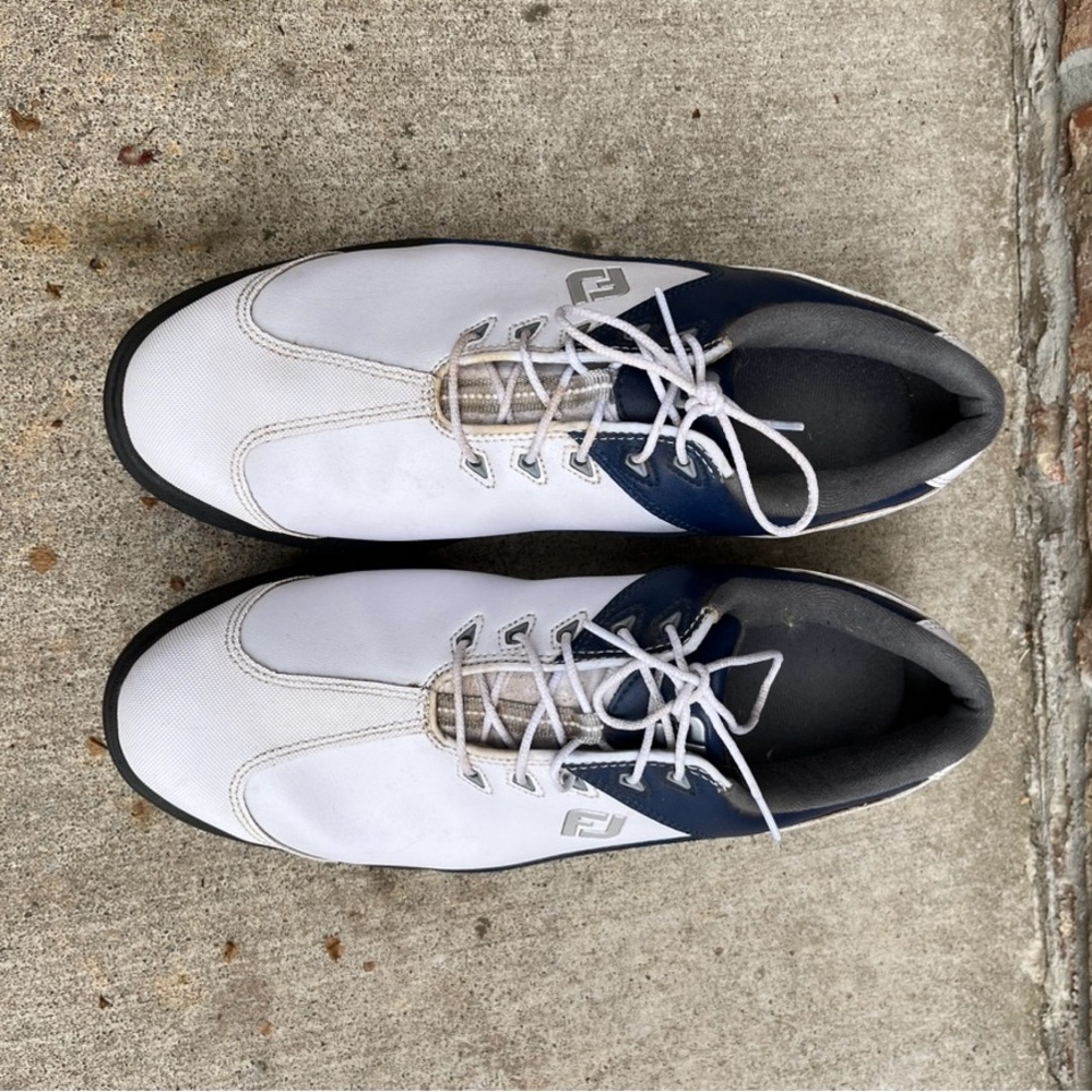 Men’s FootJoy Golf Shoes - Picture 2 of 5